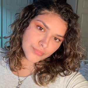 Meet your Posher, Alisha